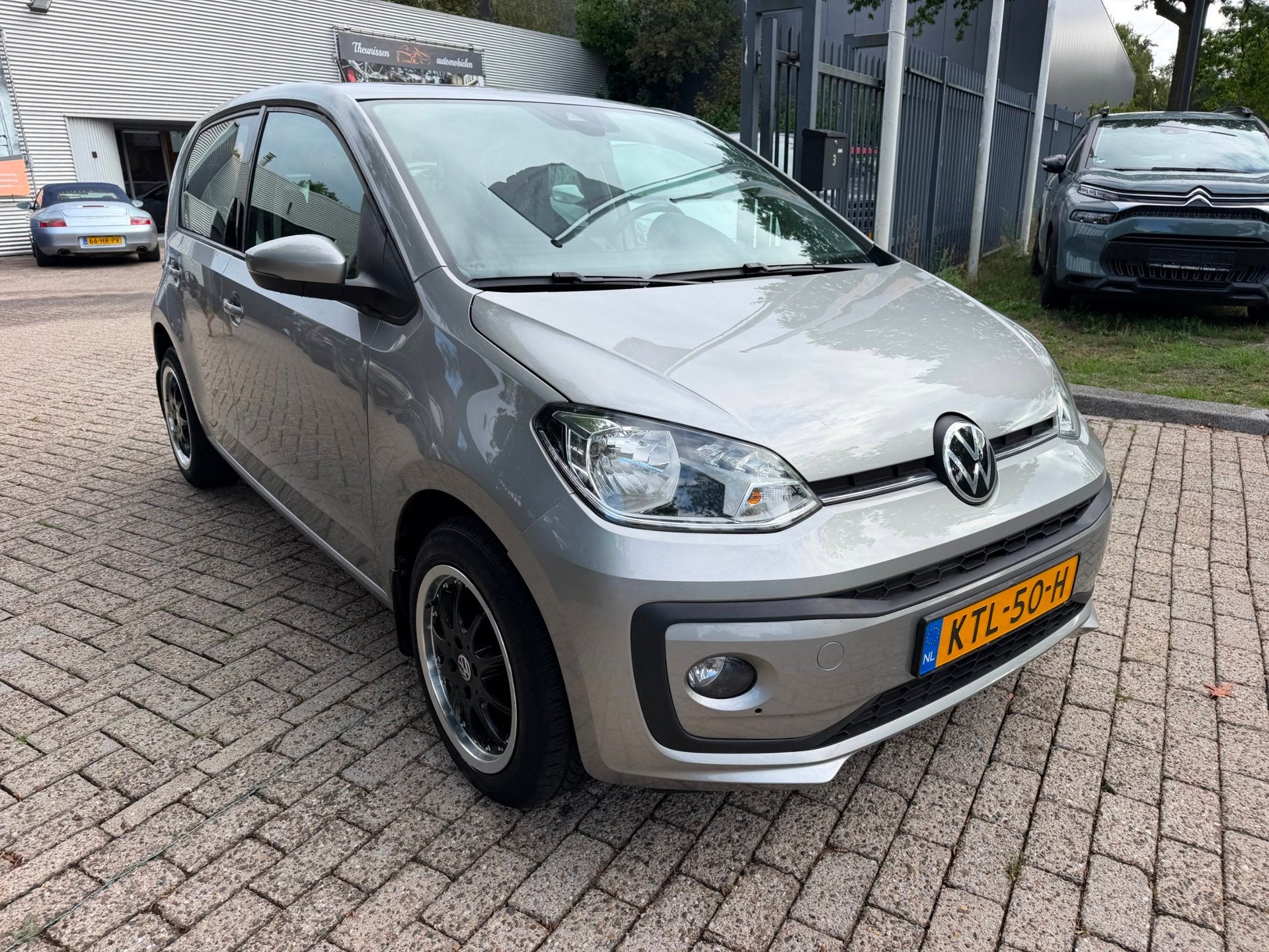 Volkswagen Up! 1.0 high up! R-Line 5 deurs, camera, clima, c, Dealer onderhouden, Stof, Gebruikt, Met garantie (alle)