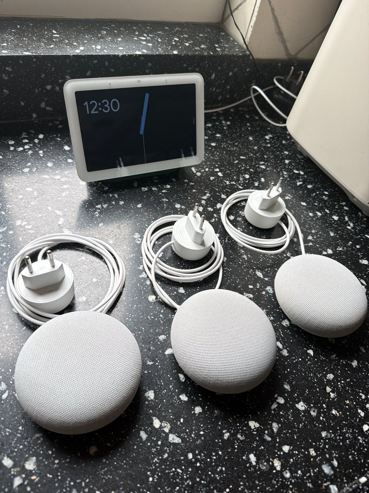 Google Nest Hub (2e gen) + 3x Nest Mini (2e gen) - Smart Hom, Slimme speaker, WiFi, Ophalen of Verzenden, Gebruikt