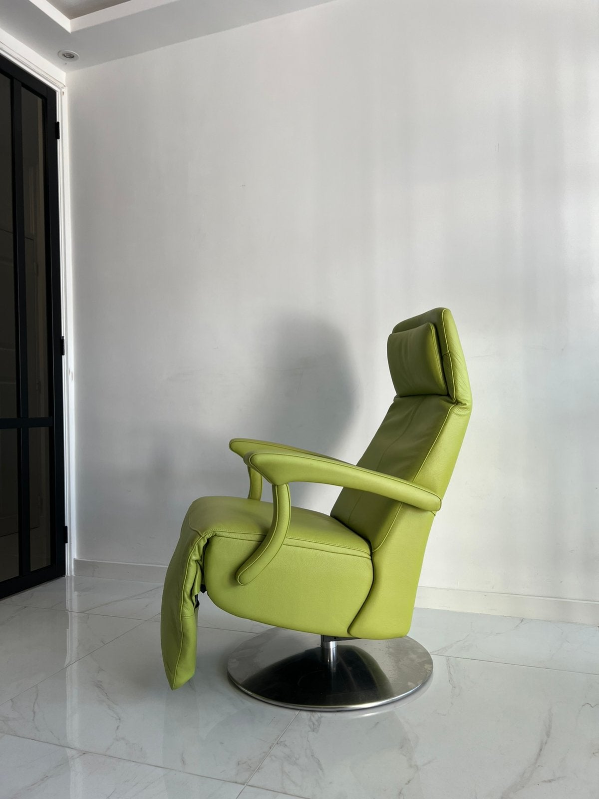 Prominent DESIGN luxe sta op fauteuil op accu, Ophalen, Zo goed als nieuw, 50 tot 75 cm, Leer