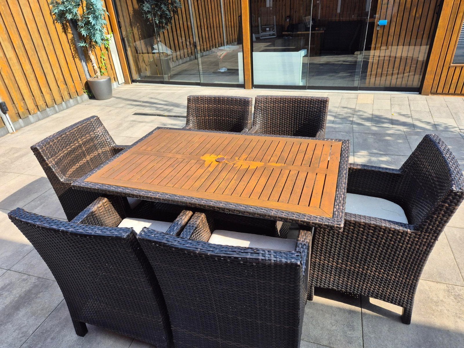 Wicker tuinset met houten tafel en 6 stoelen, Tuin en Terras, Tuintafels, Ophalen, Gebruikt, Wicker