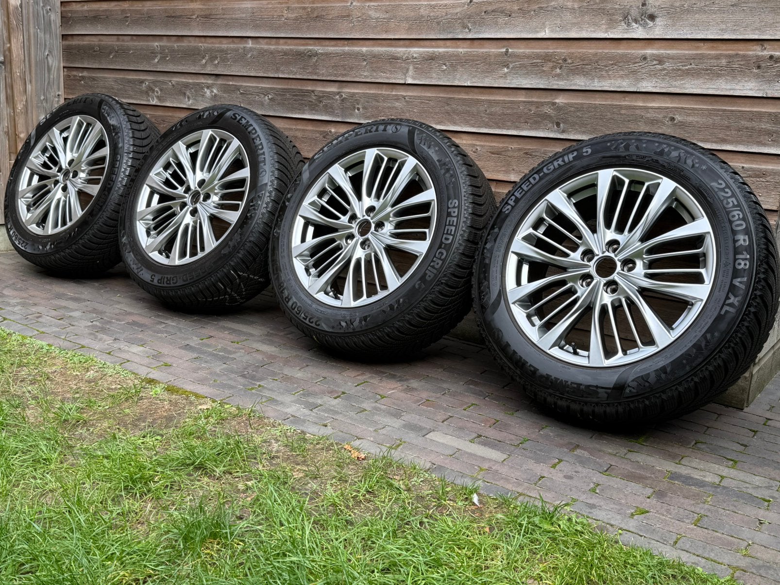 Orig DEMO Ford Kuga MK3 18 inch velgen + ZGAN winterbanden