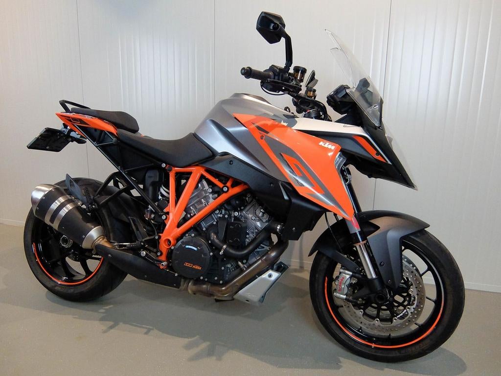 KTM 1290 SUPER DUKE GT (bj 2017), Motoren, 2 cilinders, KTM, Motorrijbewijs A, Bedrijf