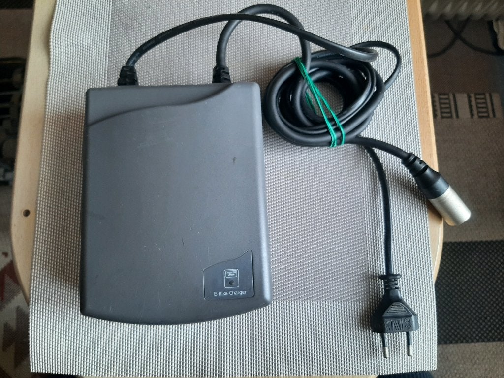 Oplader elektrische Sparta Batavus ion koga, Zo goed als nieuw