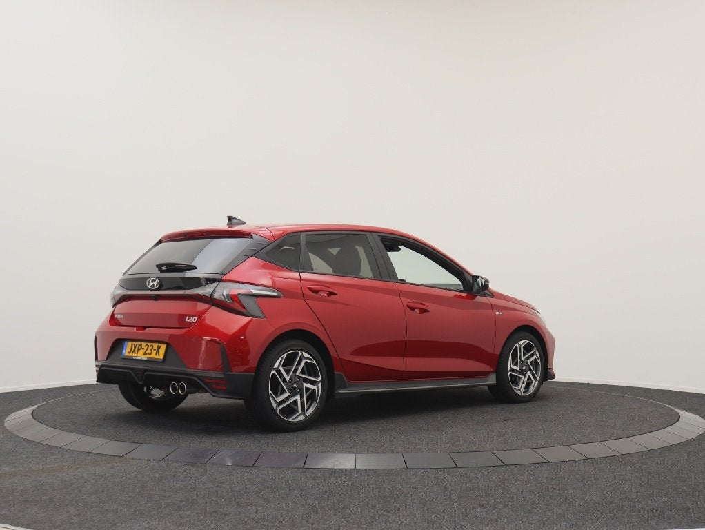 Hyundai i20 1.2 N Line | Private lease 429 p.m. (bj 2025), Auto's, Voorwielaandrijving, Gebruikt, Zwart, 4 cilinders
