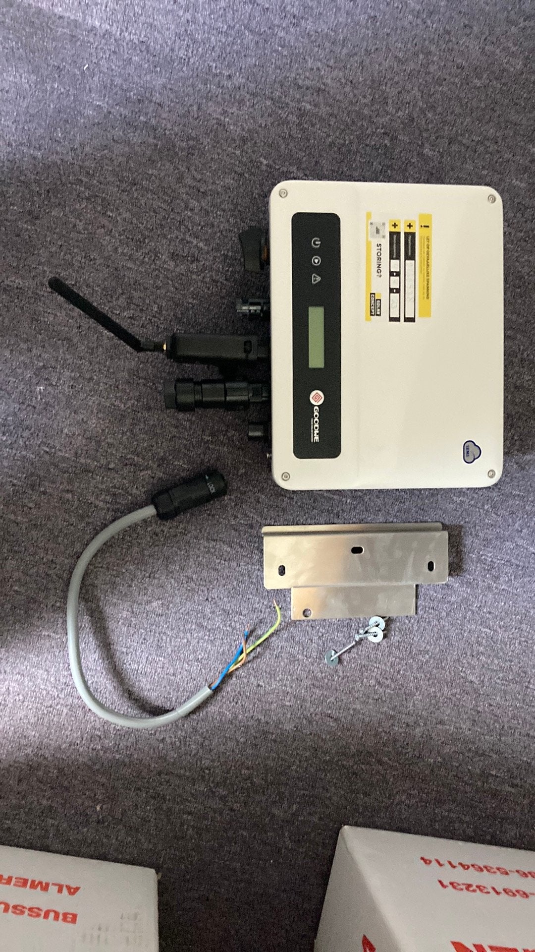 Omvormer Goodwe 2,5 Kw voor zonnepanelen incl wifi dongel, Ophalen of Verzenden, Zo goed als nieuw, Overige typen