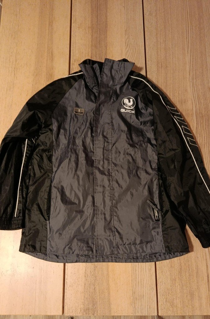 Quick sportjas maat S/164, Ophalen of Verzenden, Zo goed als nieuw, Jas, Jongen