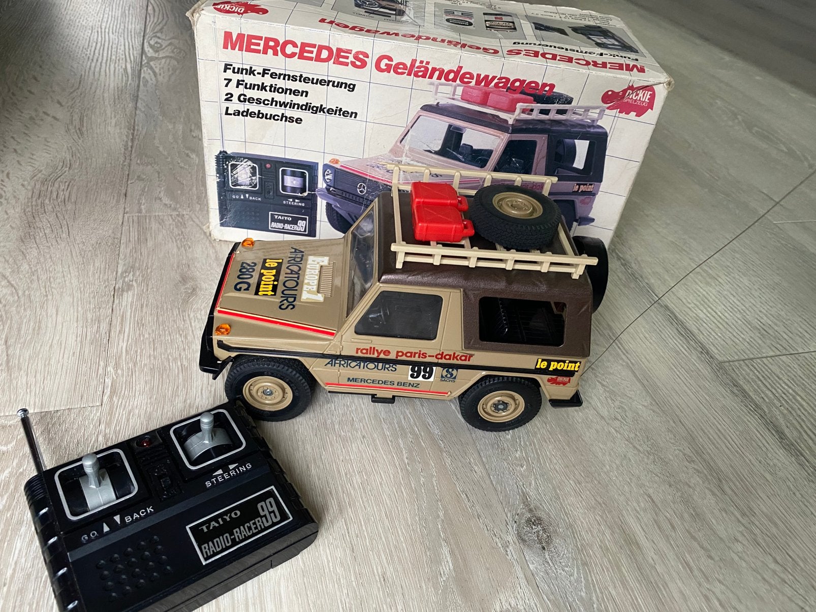 Mercedes Gelandewagen 280c (Dickie / Taiyo), Ophalen, Zo goed als nieuw, Overige schalen, Auto onroad