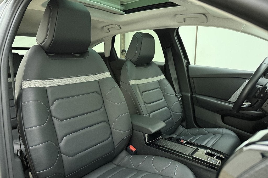 Citroen C4 1.2 Puretech Shine Pack Business | Navigatie | Ap, Auto's, Citroën, Gebruikt, 1199 cc, Zwart, 3 cilinders