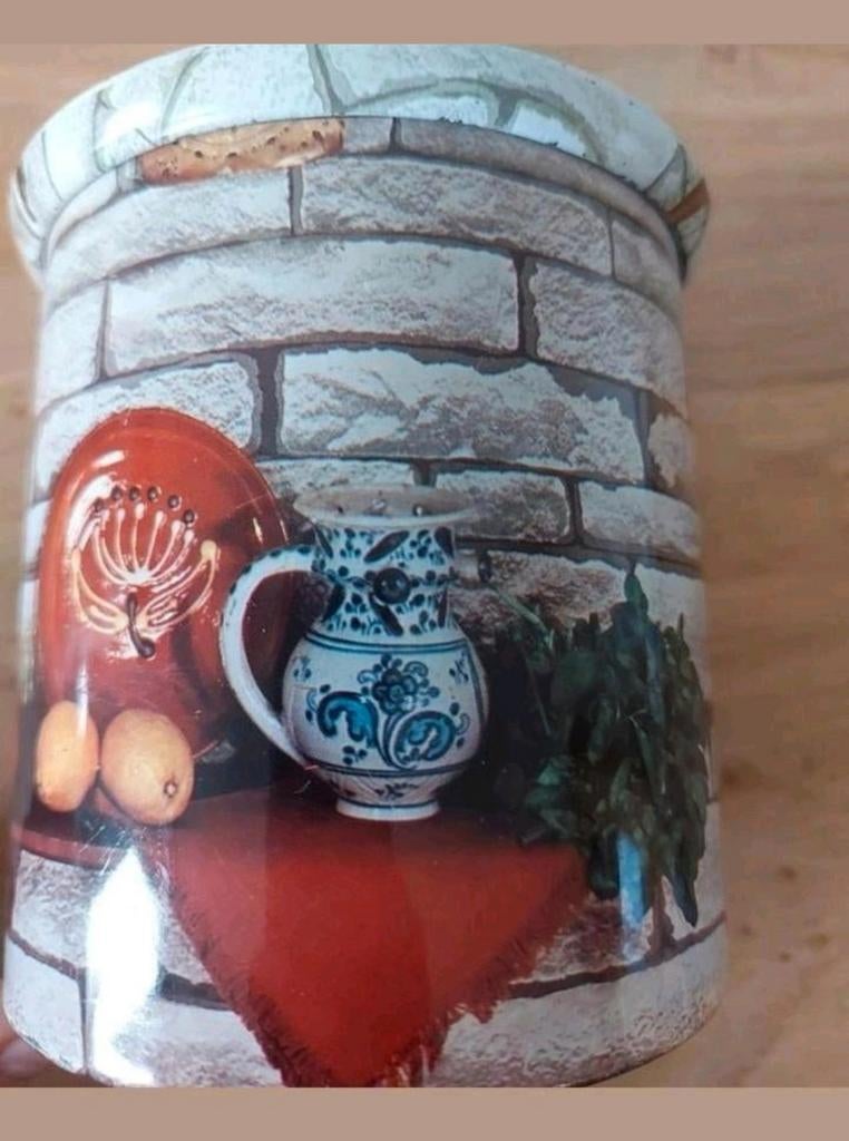 VINTAGE BLIK MET NOSTALGISCHE  KEUKEN ITEMS, Verzamelen, Blikken, Verzenden, Gebruikt, Overige