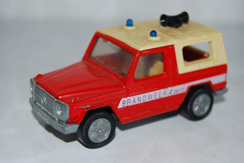 Siku Mercedes Benz 280E Brandweer, Hobby en Vrije tijd, Modelauto's | 1:50, Ophalen of Verzenden, Gebruikt, Auto, SIKU