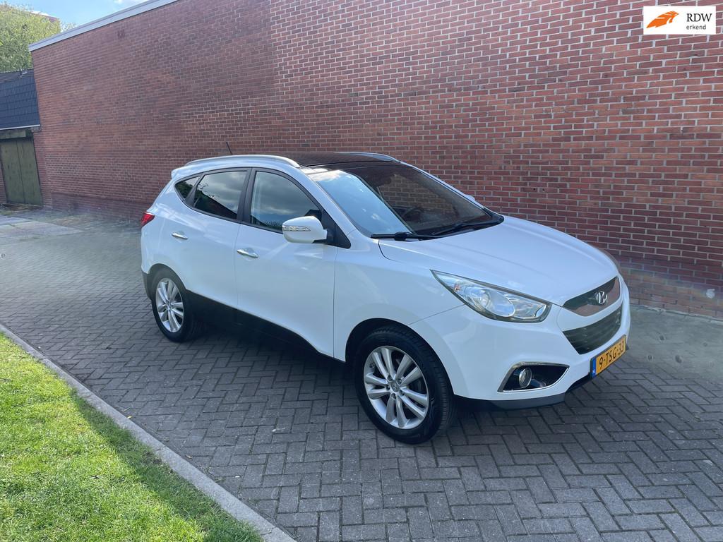 Hyundai Ix35 2.0i 4WD i-Catcher Navi Clima Cruise Pano, Auto's, 13 km/l, 4 cilinders, Leder, Handgeschakeld