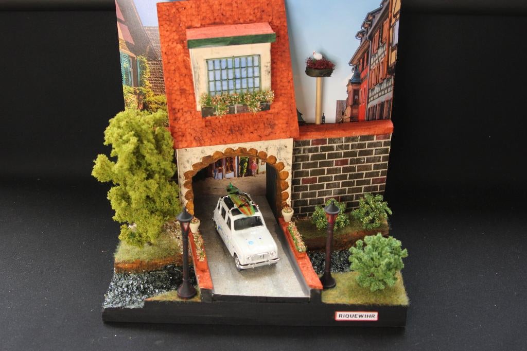 Diorama met Renault 4 en werkende lantaarnpalen 1:32, Info@bennie-gs.nl, Bennie G's, 7241MB, Groter dan 1:35