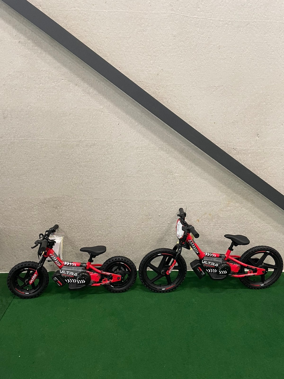 Nieuwe Ultra 16 inch electrische loopfietsen voor kinderen, Ophalen, Loopfiets, Nieuw, De kooi