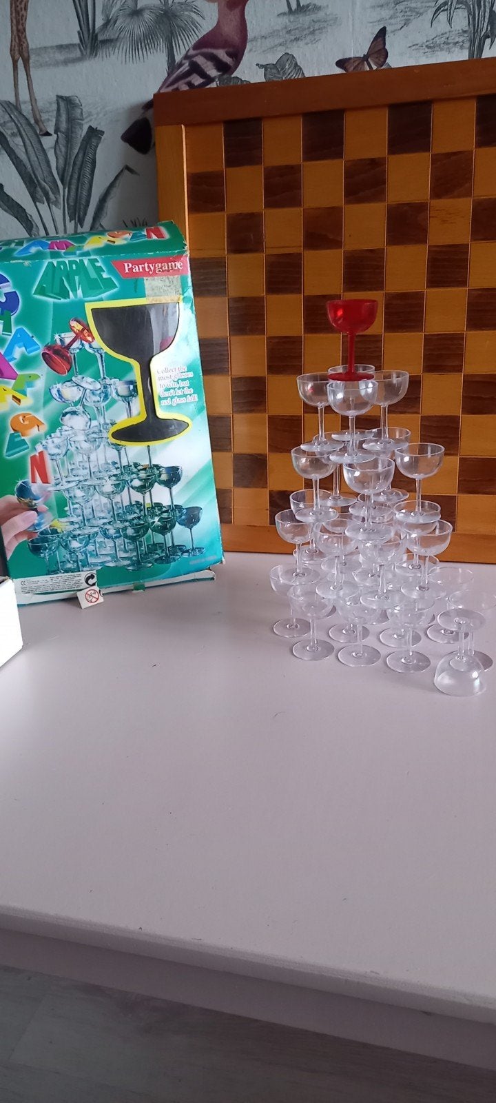 Partygame: Champagne Toren Bouwen - Stapelspel, Drie of vier spelers, Ophalen, Gebruikt, Onbekend