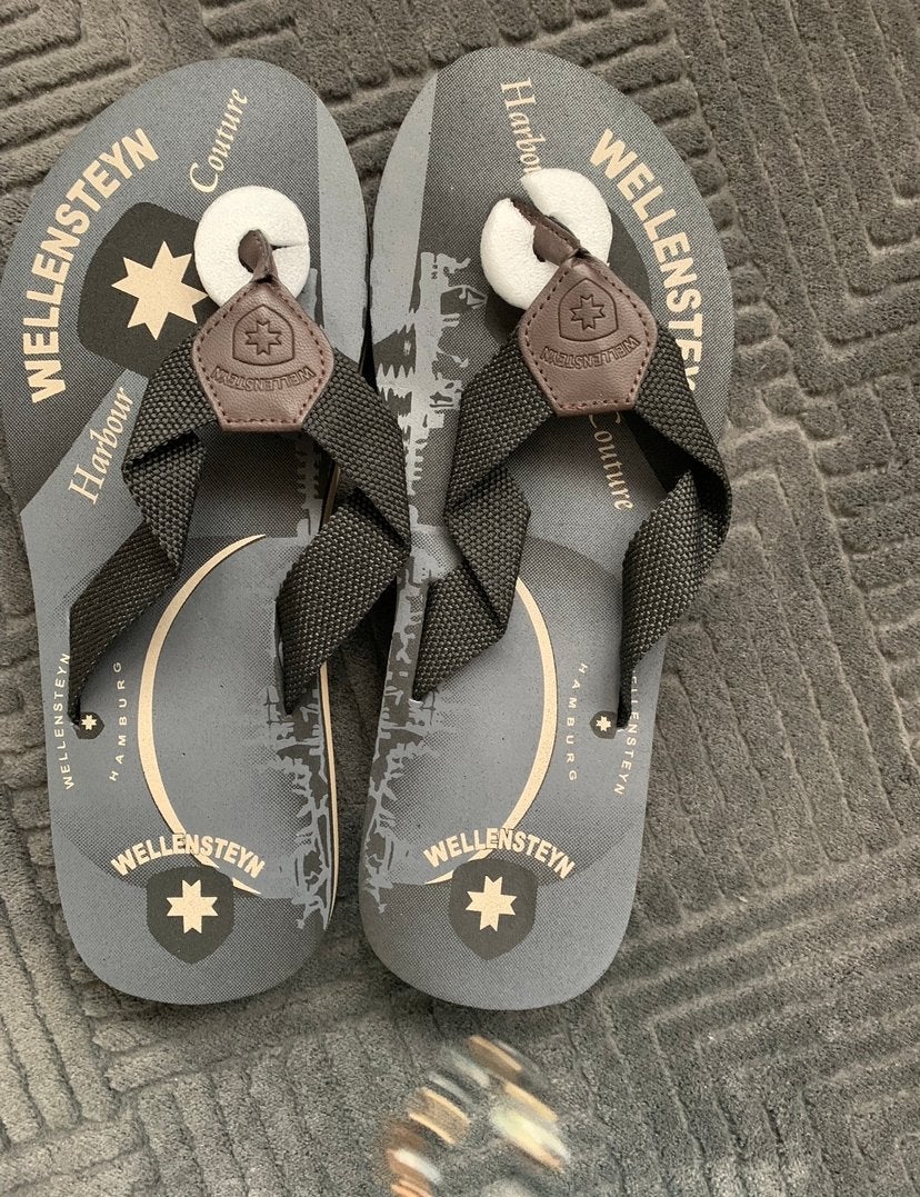 Wellensteyn Teenslippers maat 42 (nieuw), Ophalen of Verzenden, Nieuw, Zwart