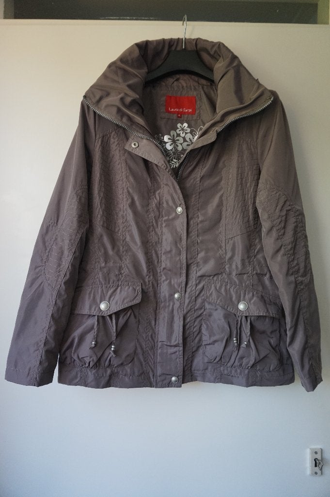 Laura di Sarpi jas / beige bruin taupe glans mt 40 zomerjas, Maat 38/40 (M), Beige, Ophalen of Verzenden, Zo goed als nieuw