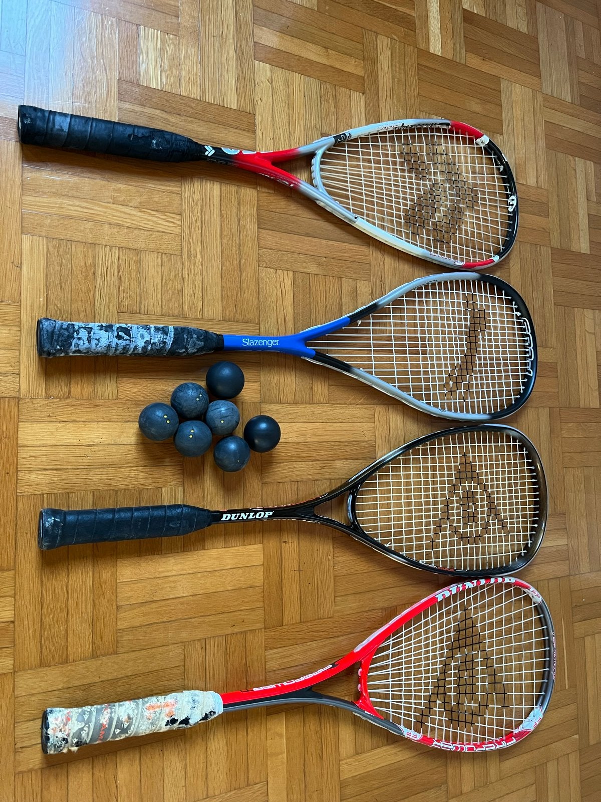4 Squashrackets met ballen en hoezen, Ophalen of Verzenden, Gebruikt, Racket, Met hoes