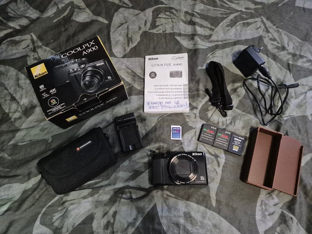 Nikon Coolpix A900 Zwart met accessoires, Kantelbaar/draaibaar scherm, Canon, Ophalen of Verzenden, Compactcamera