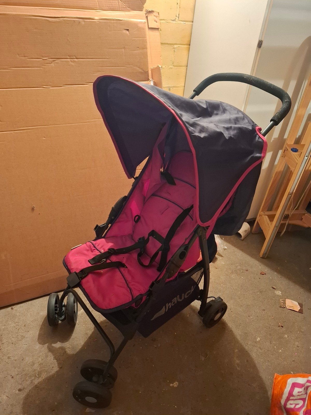Hauck Buggy Rood/Zwart - Handige en Compacte Reisbuggy, Kinderen en Baby's, Buggy's, Ophalen, Gebruikt, Overige merken, Verstelbare rugleuning
