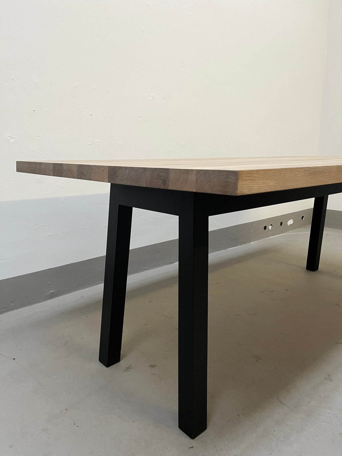 Wybe eettafel van Pilat & Pilat, Ophalen