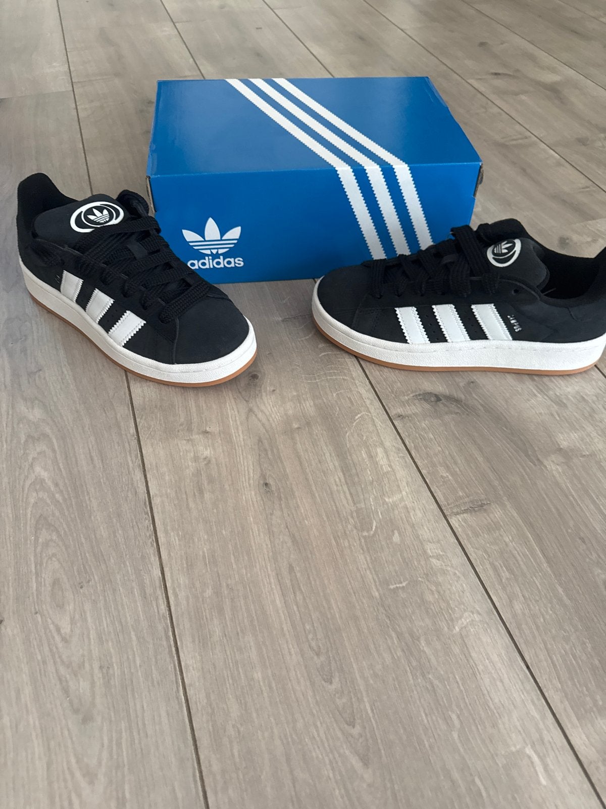 Adidas Campus Maat 36 niet gebruikt met extra witte veters, Ophalen, Zwart, Nieuw, Sneakers of Gympen