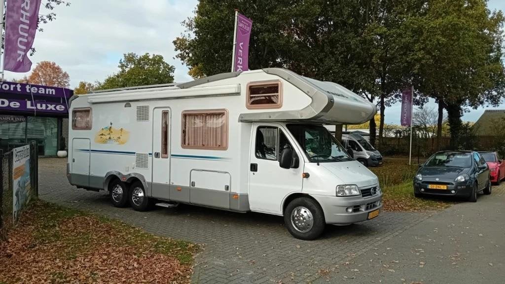 Mooie ruime 6 pers. camper Knaus met xxl garage, Alkoof, Ringverwarming, Achteruitrijcamera, Kosterweg 1