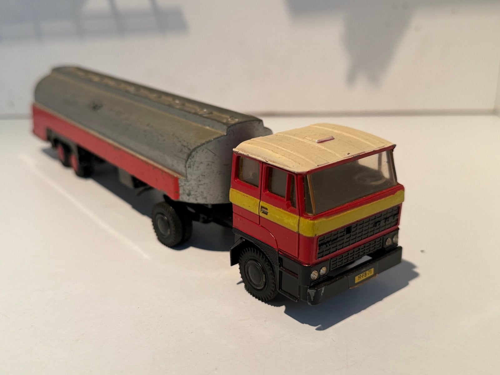 Lion. Car DAF Tankwagen1:50, Ophalen of Verzenden, Gebruikt, Bus of Vrachtwagen, Overige merken