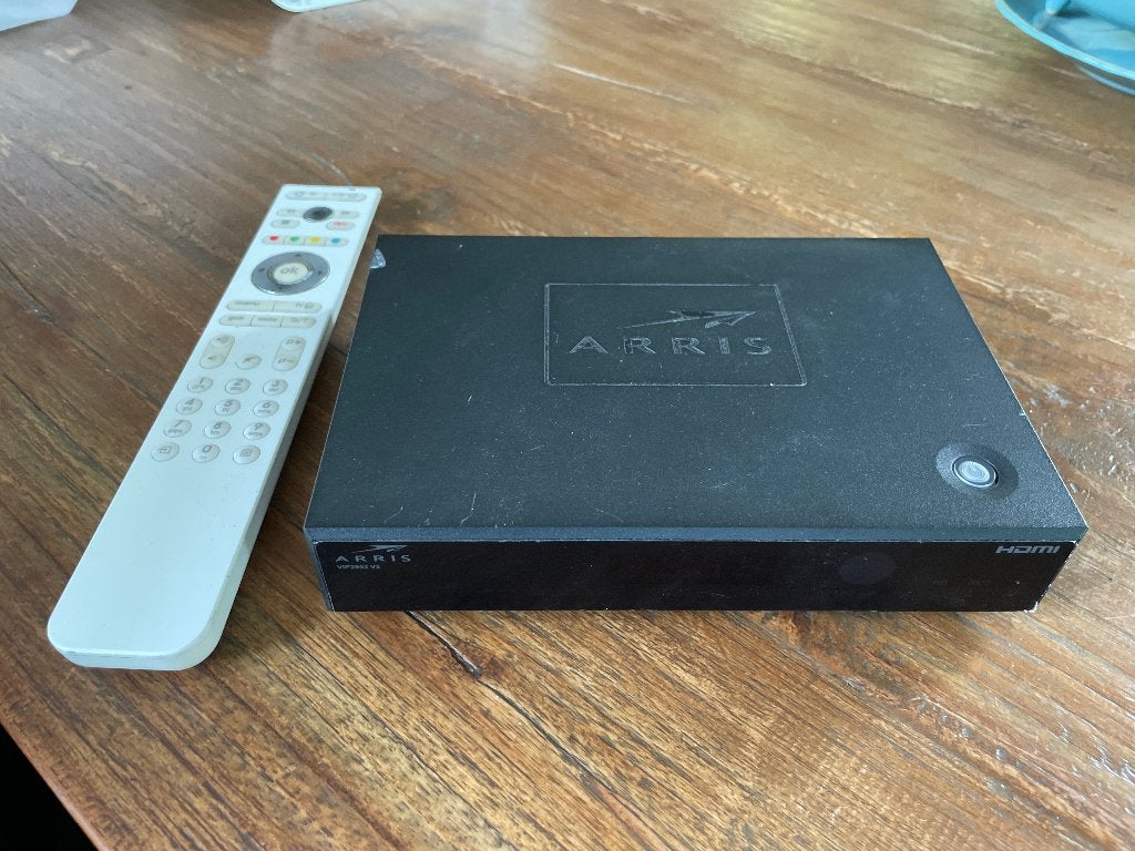 Arris decoder en HD opslag, met afstandsbediening, Ophalen of Verzenden, Zo goed als nieuw, Harddiskrecorder