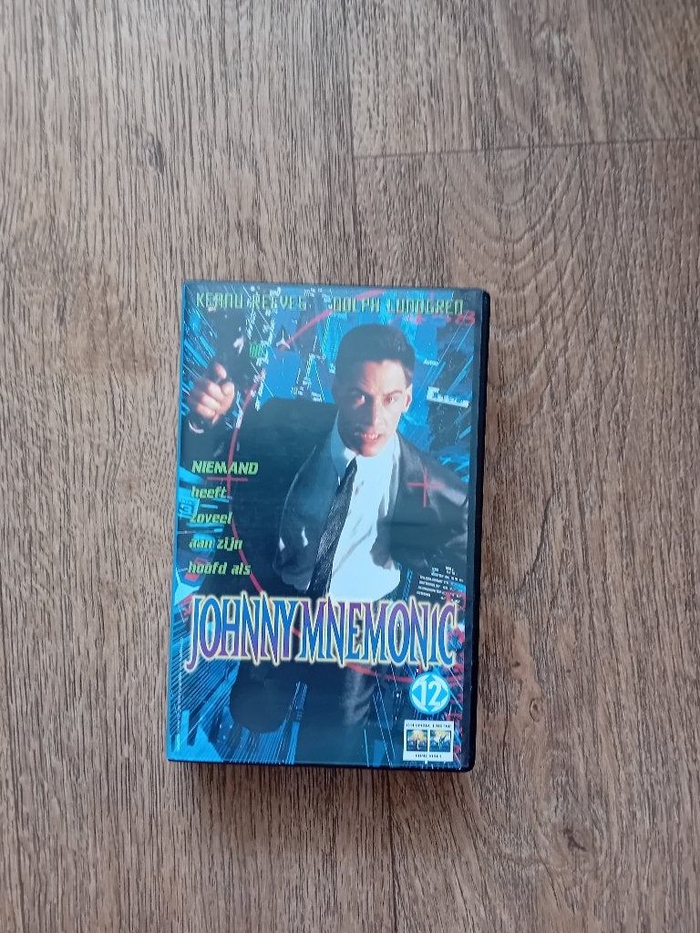 Niemand heeft zoveel aan zijn hoofd als JOHNNY MNEMONIC, Vanaf 12 jaar, Ophalen, Gebruikt, Actie en Avontuur