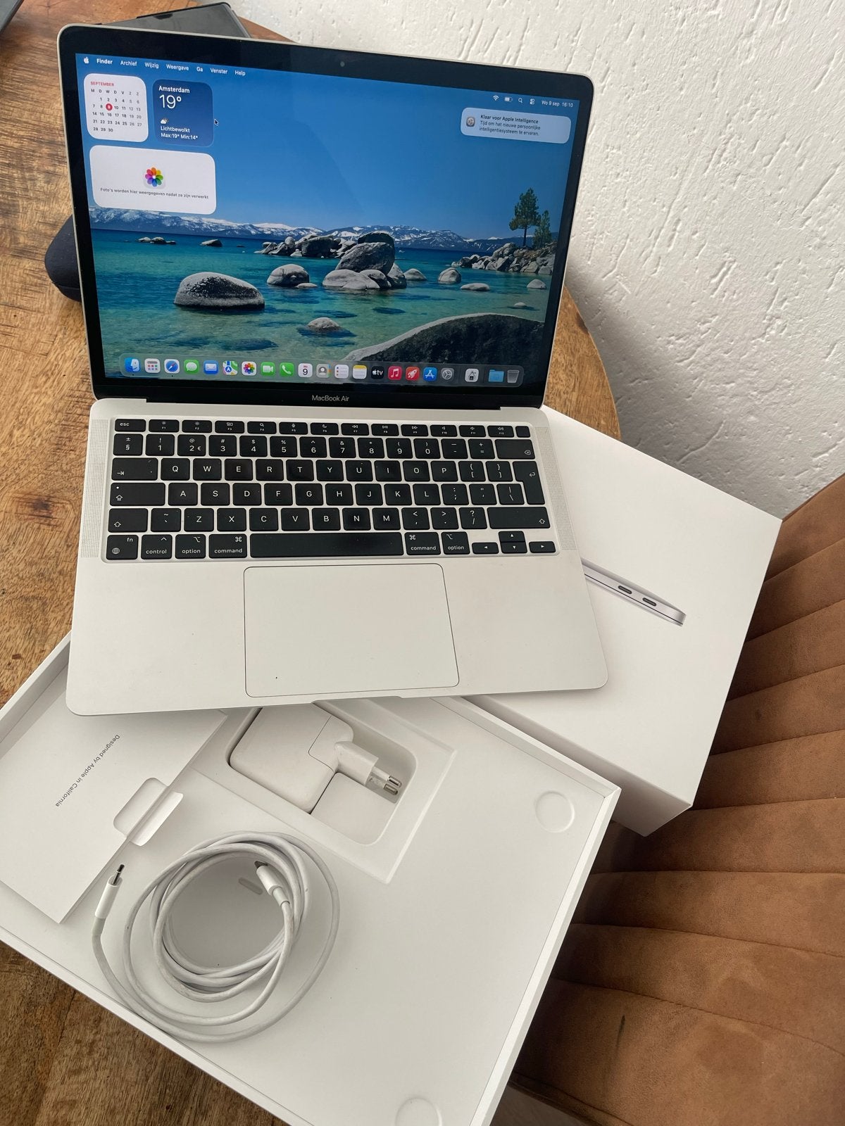MacBook Air chip  M1 2020 /256SSD/8GB in de originele doos