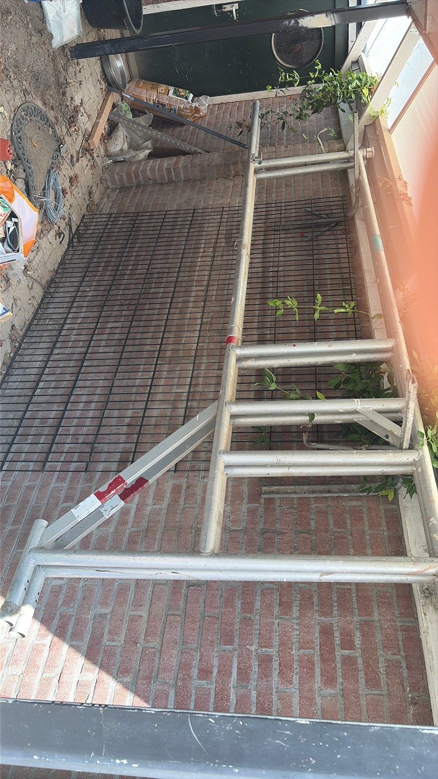 Twee steiger elementen, Doe-het-zelf en Verbouw, Ophalen, Zo goed als nieuw, Rolsteiger of Kamersteiger, 5 meter of hoger