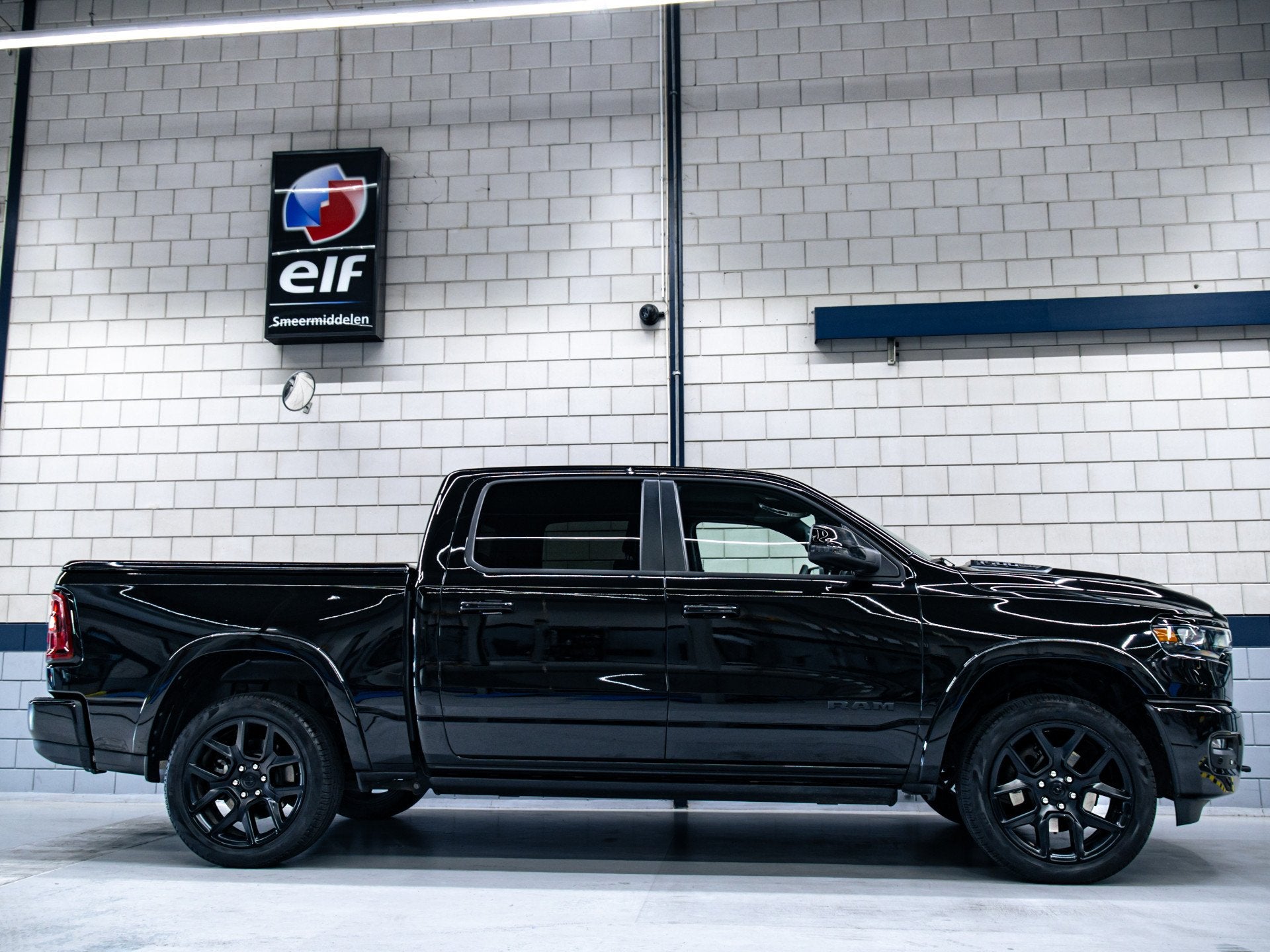 Dodge Ram 1500 Laramie Premium Luchtvering | Full Option! |, Auto's, Automaat, Gebruikt, Euro 6, 426 pk