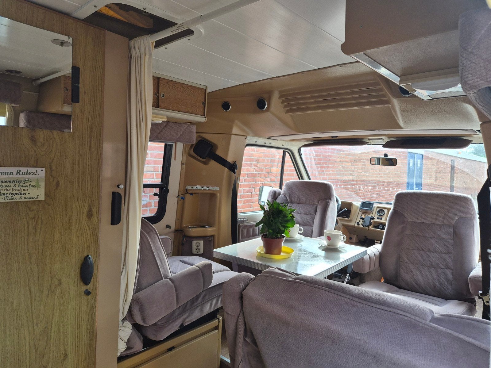 Foto 15 van BENZINE AUTOMAAT WINNEBAGO LE SHARO 2X AIRCO