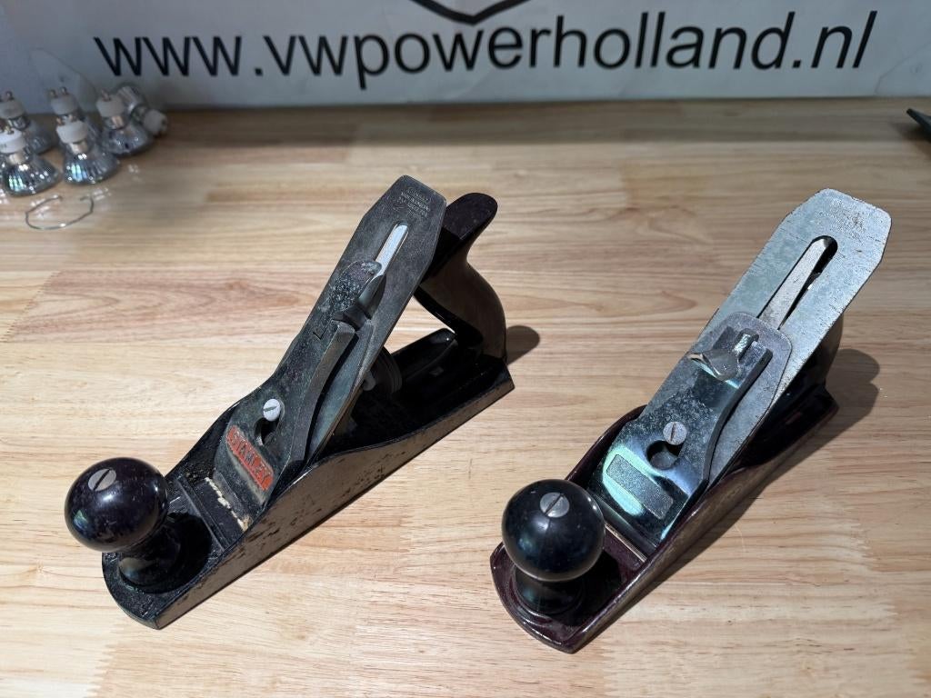 Te koop aangeboden 2x Stanley Handschaaf, Ophalen of Verzenden, Zo goed als nieuw