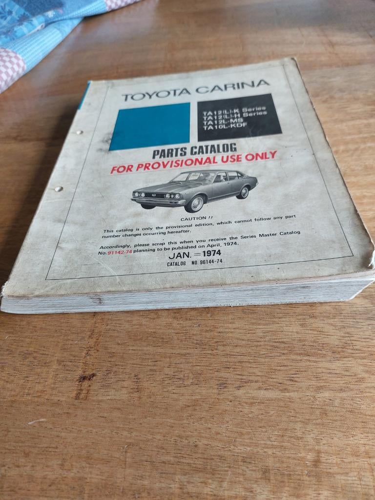 PARTS CATALOGUS TOYOTA CARINA TA12, Ophalen of Verzenden