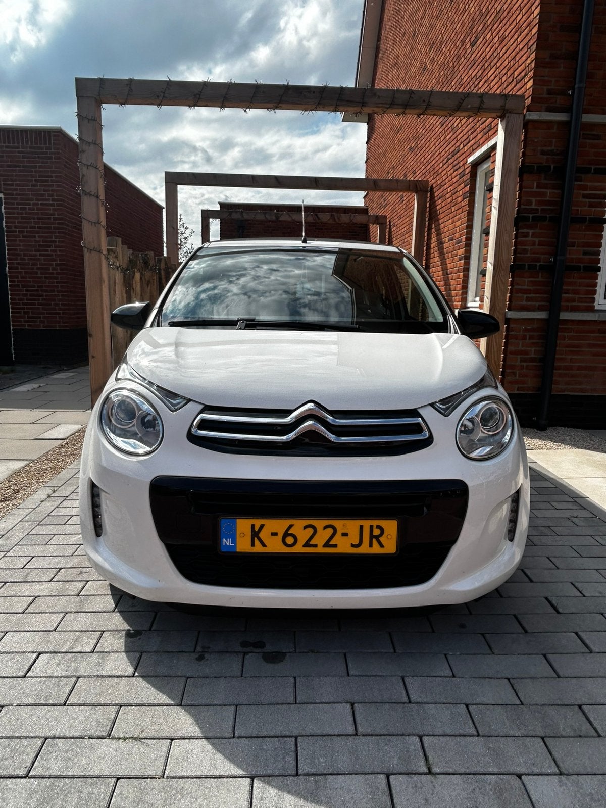 Citroën C1 VTi 72 S&S Airscape wit (2021) Apple Car Play, Voorwielaandrijving, Stof, Zwart, 4 stoelen