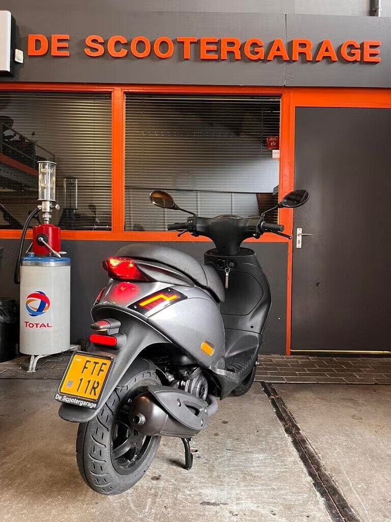 Piaggio zip brom 45km 2024, Fietsen en Brommers, Ophalen, Piaggio, Piaggio, Maximaal 45 km/u