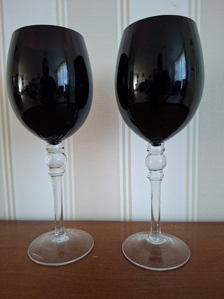 2 diep paarse wijnglazen, apart voor HALLOWEEN, Antiek en Kunst, Ophalen of Verzenden