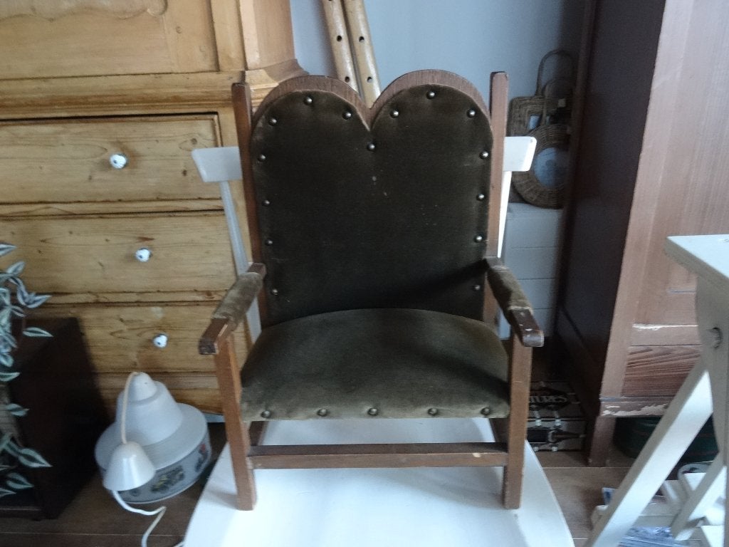 Antiek oud kinderstoeltje bekleed, Ophalen