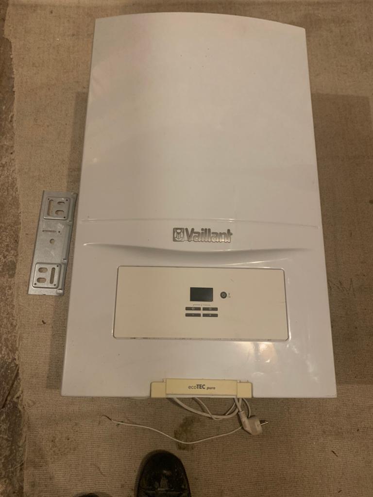 Valliant ecotec pure 24/18, Ophalen, Geiser, Minder dan 20 liter, Minder dan 3 jaar oud