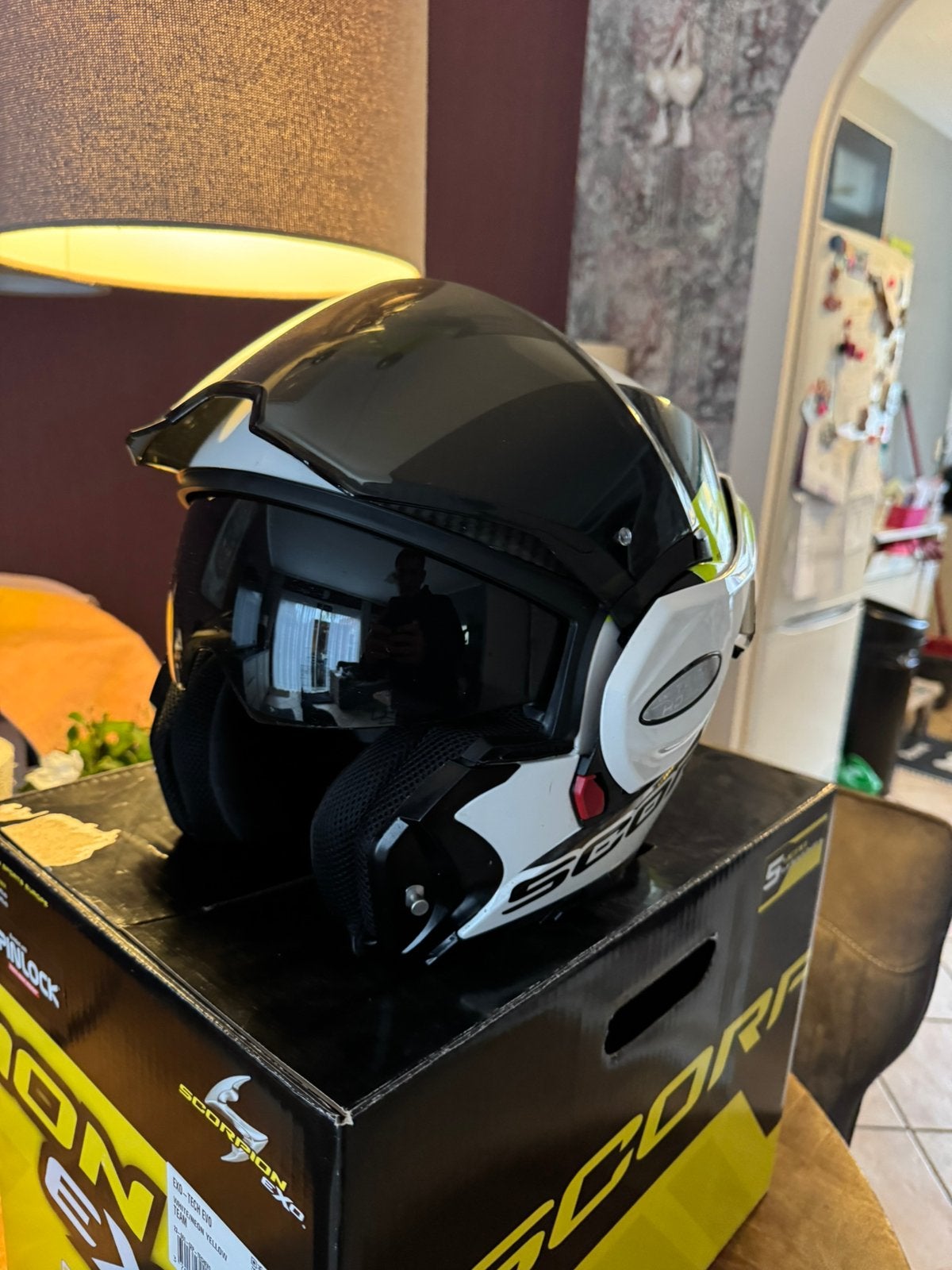 Scorpion exo tech carbon white black zgan maat S, Motoren, Ophalen of Verzenden, Tweedehands, Systeemhelm, Overige merken