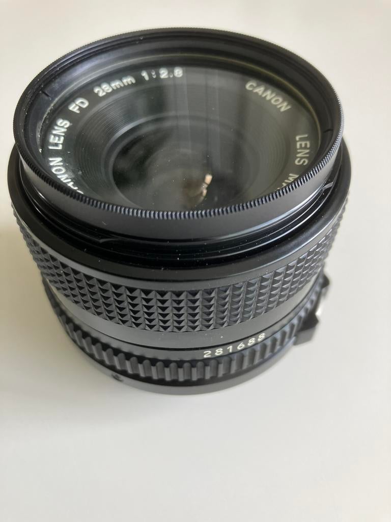 Canon FD 28 lens met UV-filter, Ophalen, Zo goed als nieuw, Standaardlens