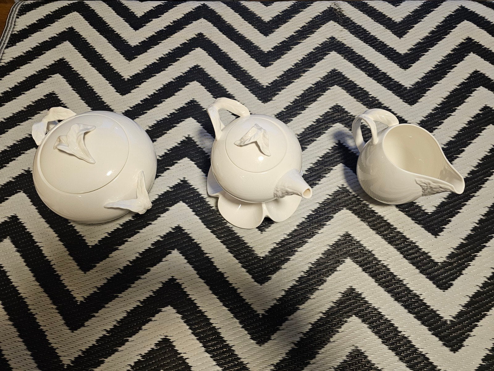 Villeroy&boch Wit porseleinen theeservies met bladmotief, Huis en Inrichting, Keuken | Servies, Overige merken, Ophalen of Verzenden
