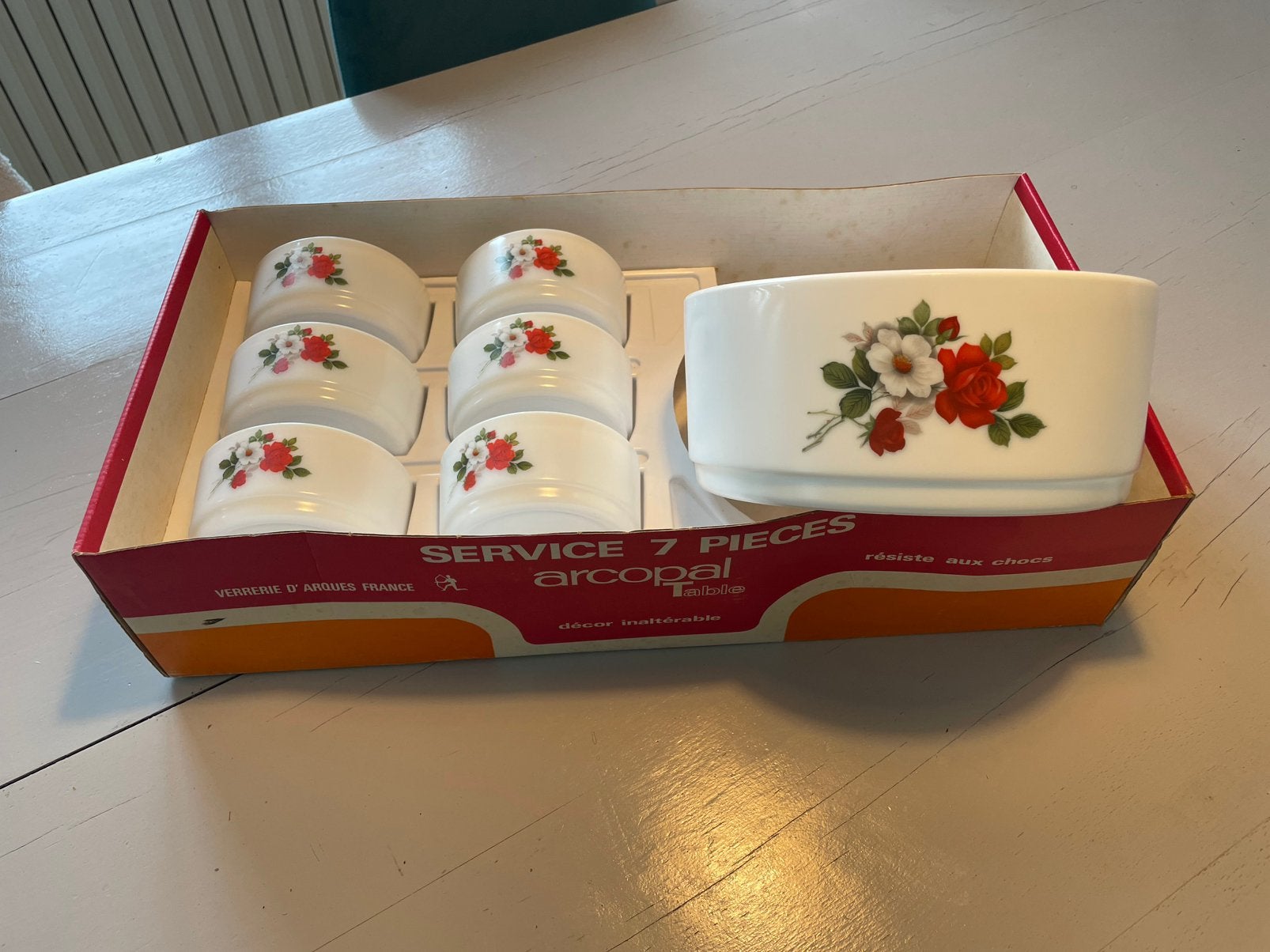 Vintage Arcopal serviesset in orginele doos, Ophalen