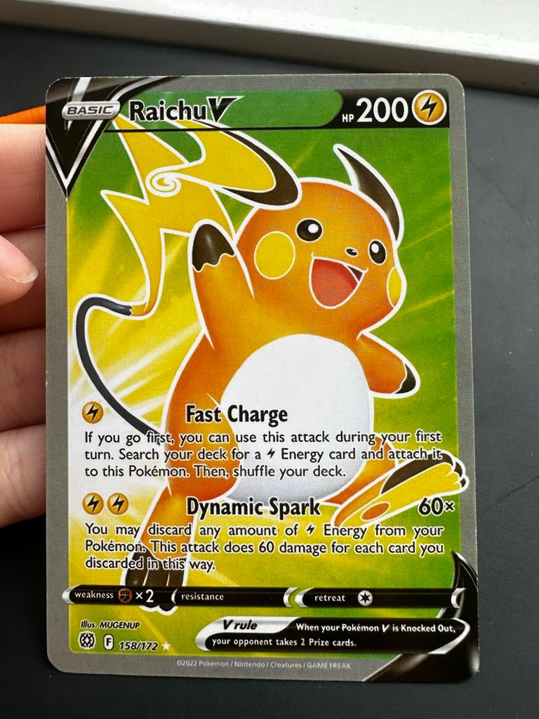 Pokemon Kaart Raichu V - 158/172, Ophalen of Verzenden, Zo goed als nieuw, Losse kaart
