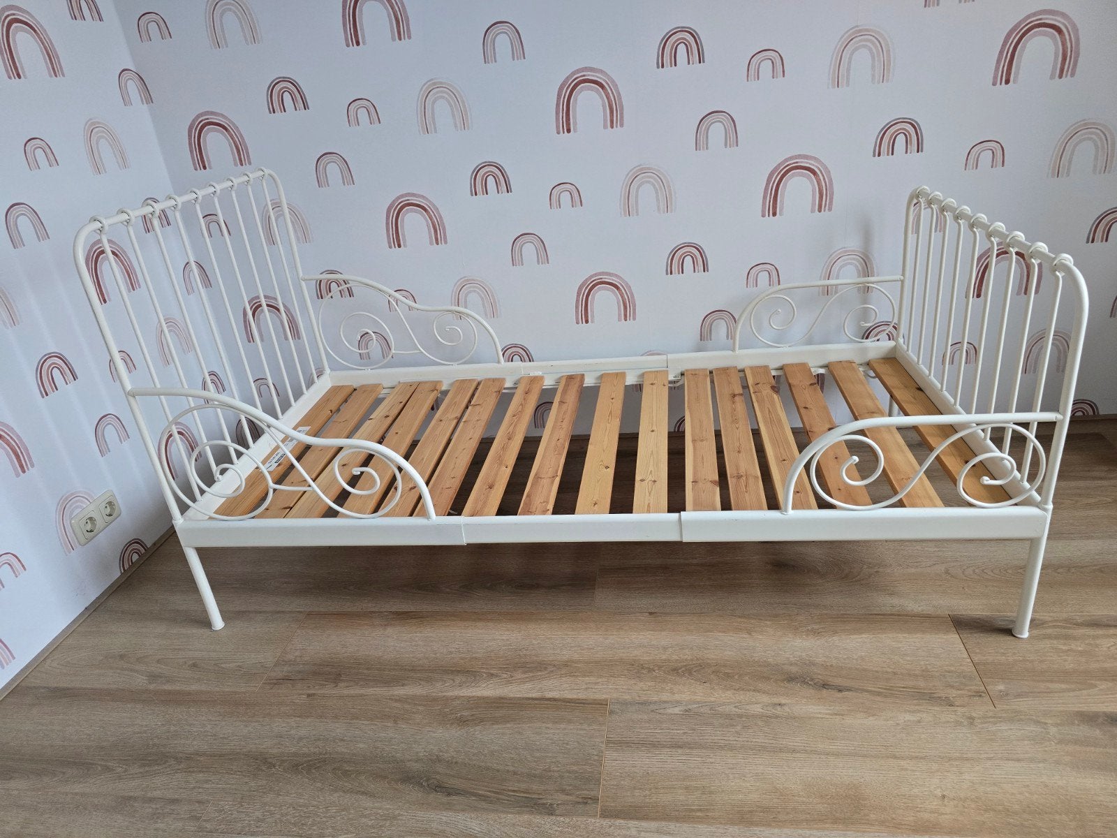 Wit metalen kinderbed met lattenbodem, Ophalen, Gebruikt, 70 tot 85 cm, Lattenbodem