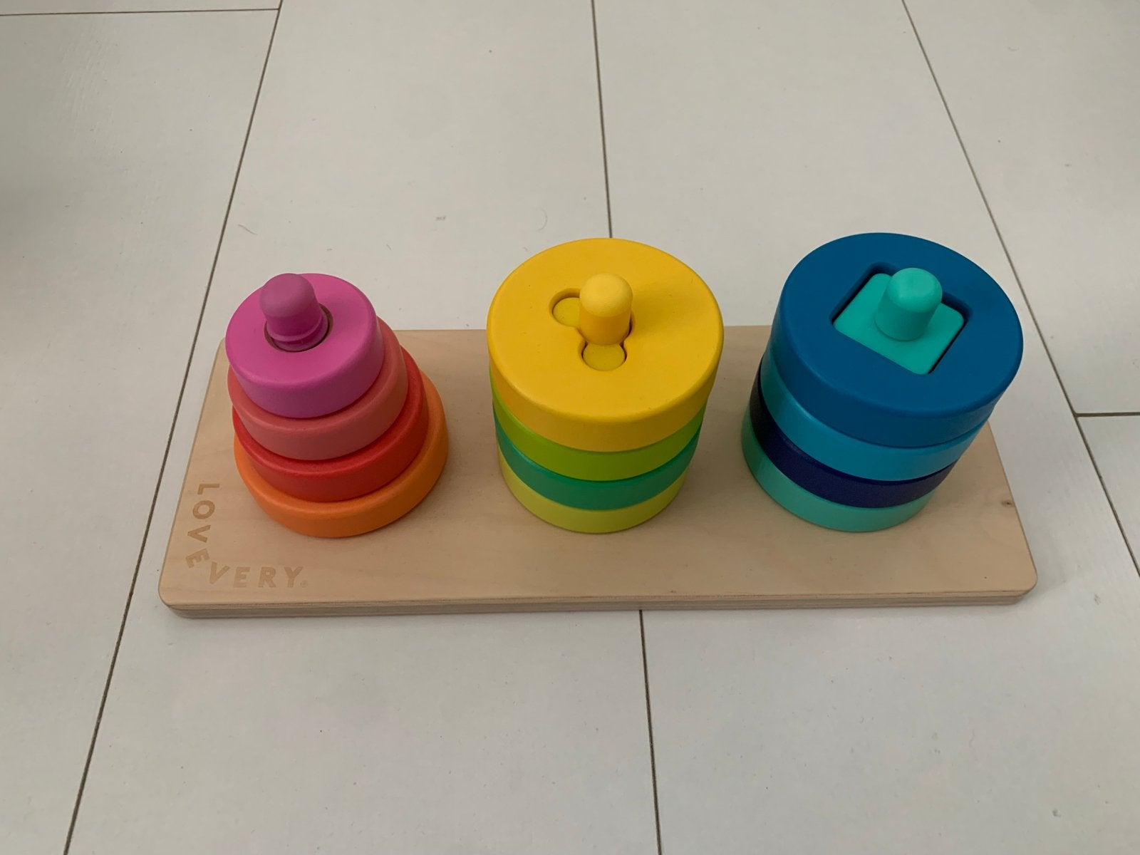 Lovevery Stapeltoren Sorteerspeelgoed, Kinderen en Baby's, Verzenden, Zo goed als nieuw, Overige typen