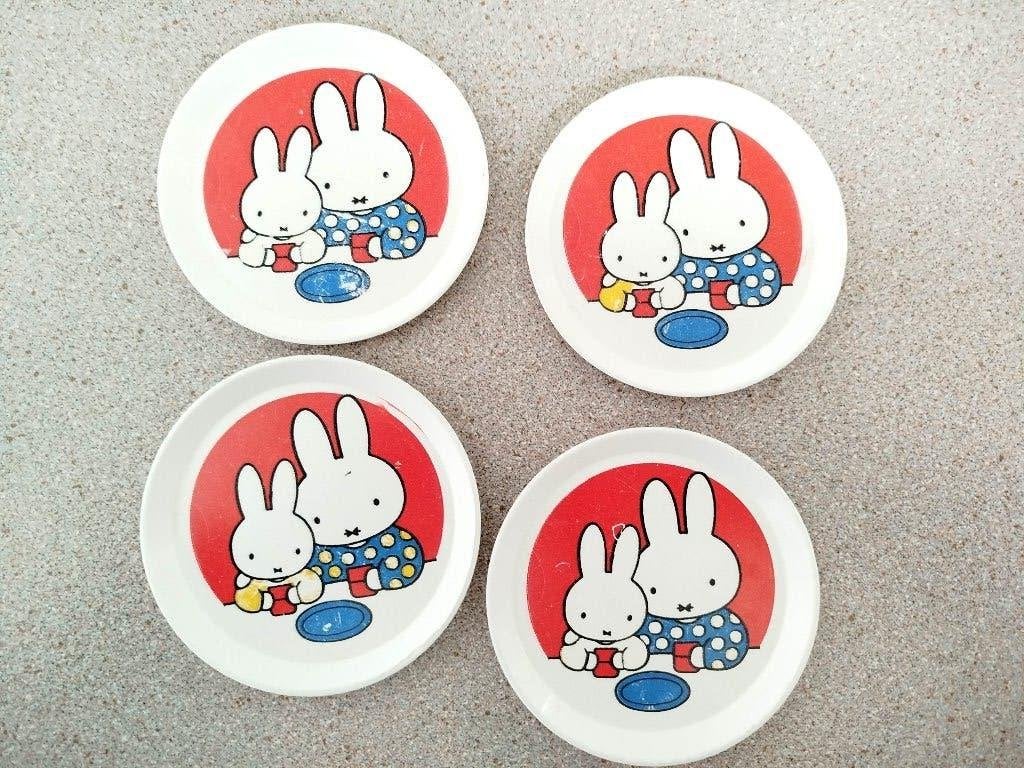 Nijntje 4 poppenbordjes Dick Bruna, Ophalen of Verzenden, Gebruikt