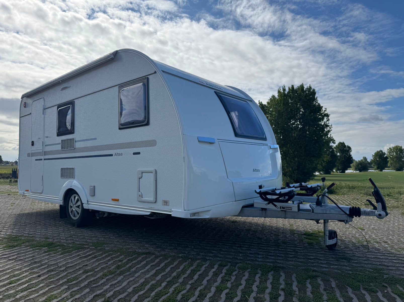 Zeer nette en uitstekend onderhouden Adria Altea 432PX, Schokbreker, Lengtebed, Treinzit, Particulier