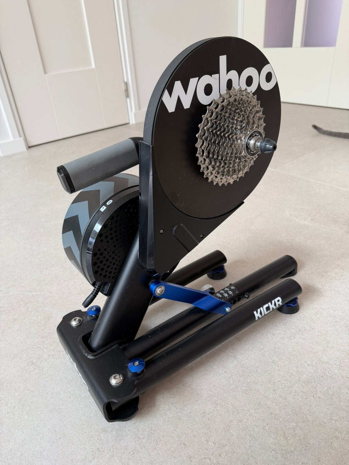 Wahoo KICKR v4 complete set + Headwind + mat + Shimano cas., Sport en Fitness, Ophalen, Zo goed als nieuw, Overige typen
